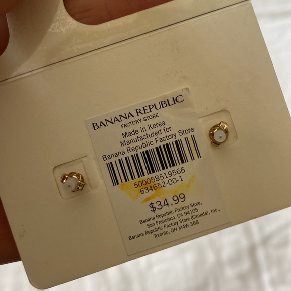 NWT Banana Republic Earrings - Picture 3 of 5